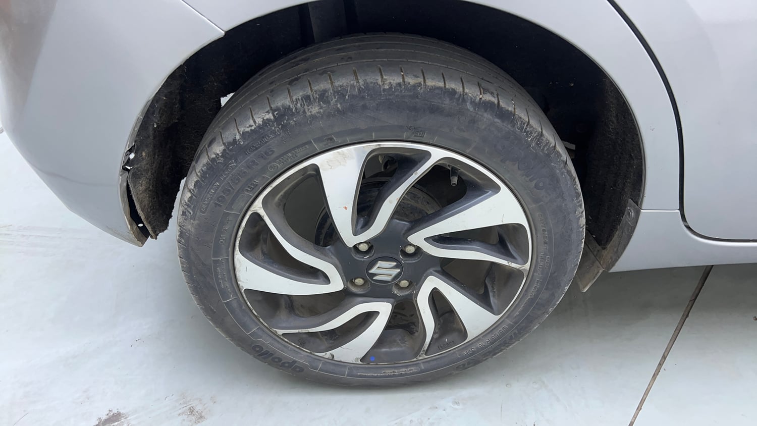 Used 2021 Maruti Suzuki Baleno Zeta Petrol Manual tyres RIGHT REAR TYRE RIM VIEW