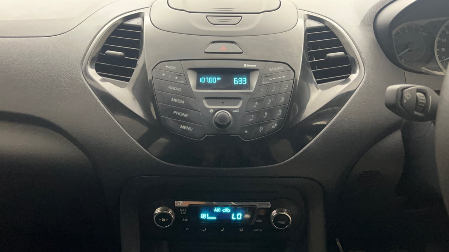 Used 2017 Ford Figo Aspire Titanium 1.2 Ti-VCT Sports Edition Petrol Manual interior MUSIC SYSTEM & AC CONTROL VIEW