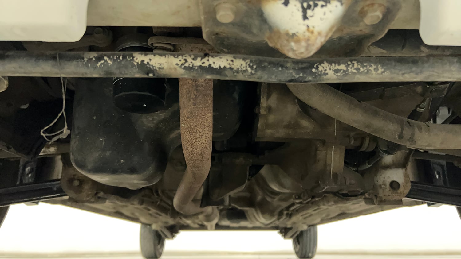 Used 2014 Maruti Suzuki Alto 800 Lxi Petrol Manual extra FRONT LEFT UNDERBODY VIEW