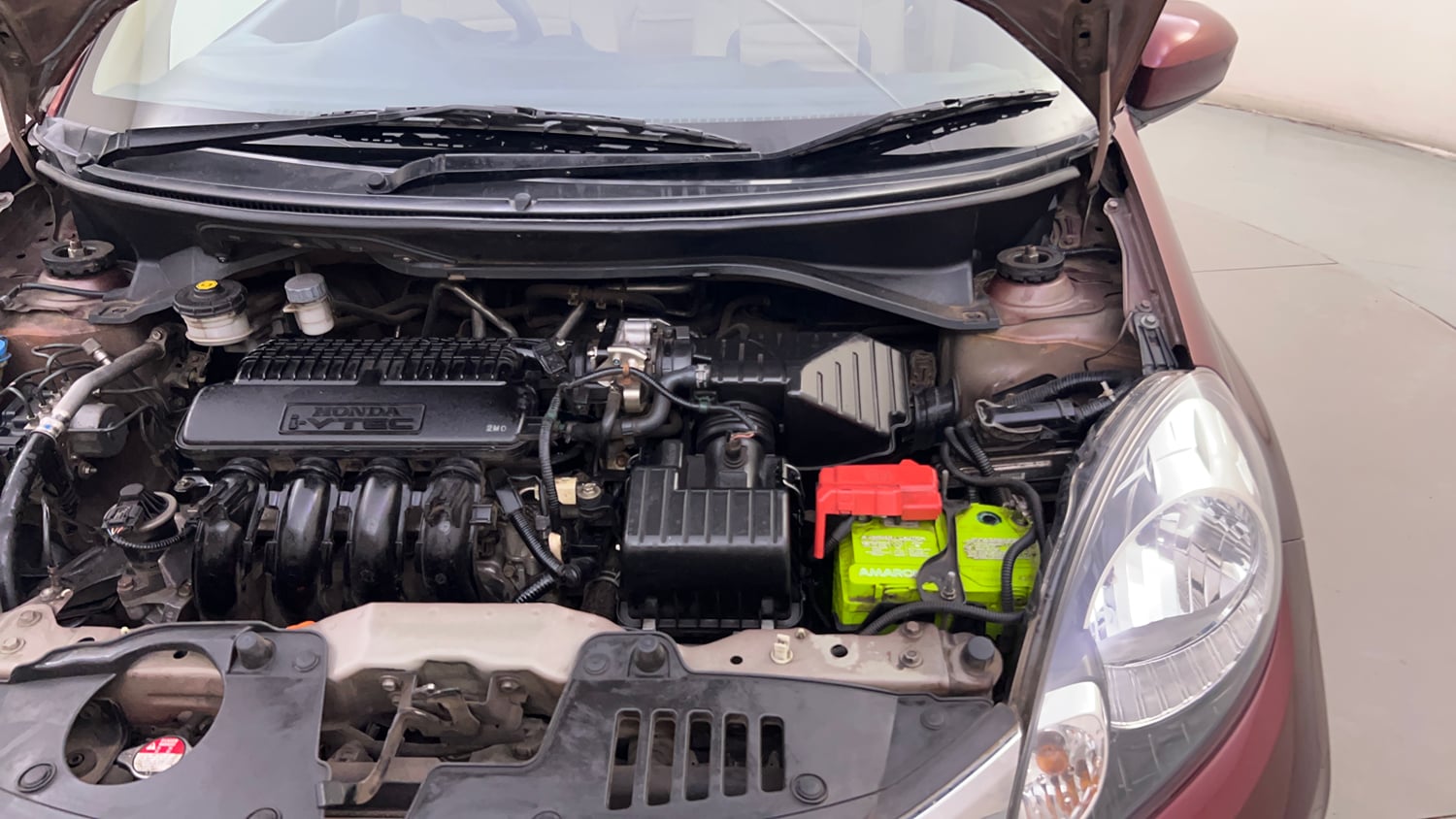 Used 2014 Honda Mobilio V Petrol Petrol Manual engine ENGINE LEFT SIDE HINGE & APRON VIEW