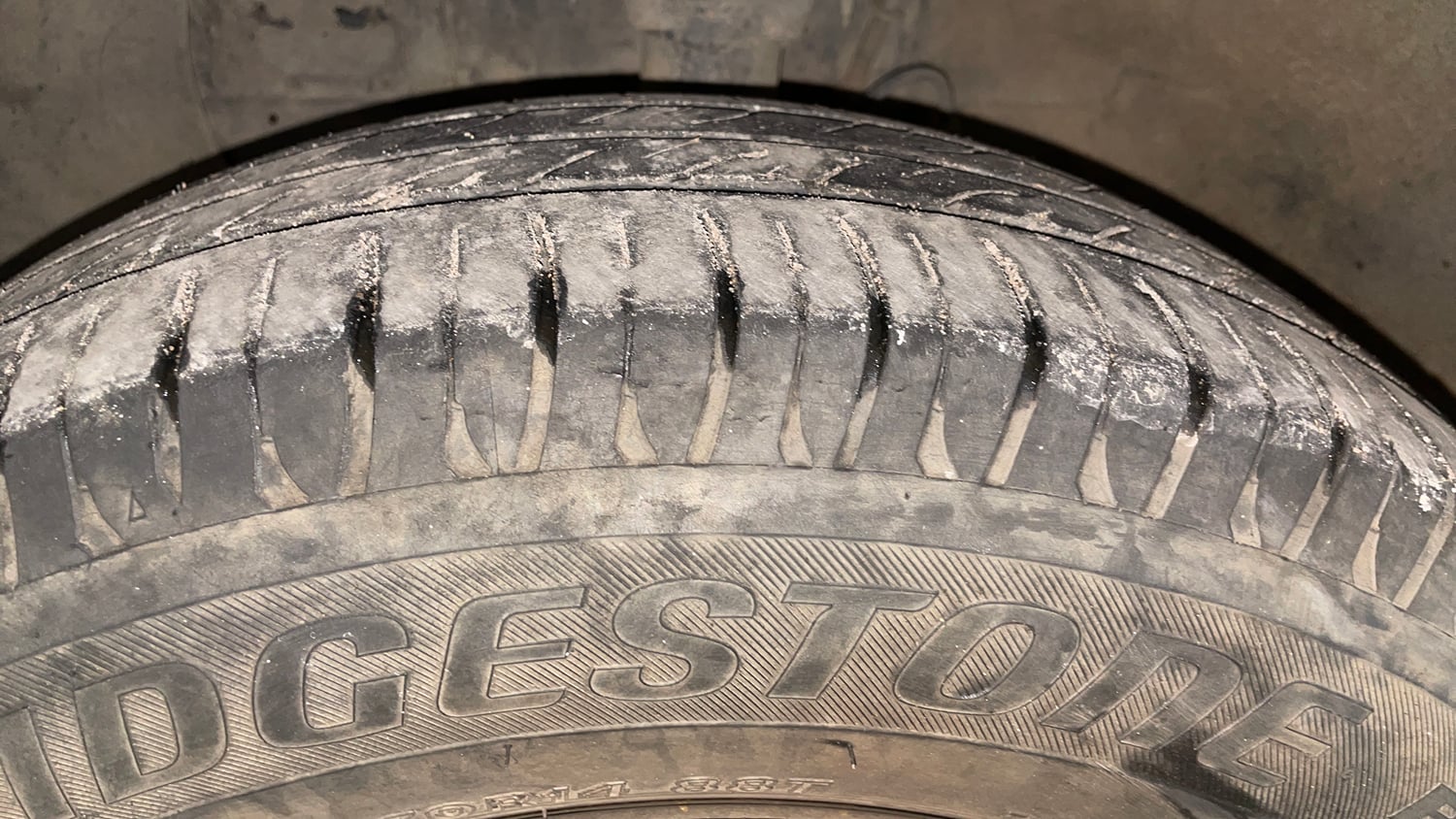 Used 2017 Hyundai Elite i20 Sportz 1.2 Petrol Manual tyres LEFT FRONT TYRE TREAD VIEW