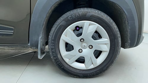 Used 2024 Renault Kwid RXT 1.0L Petrol Manual tyres RIGHT FRONT TYRE RIM VIEW