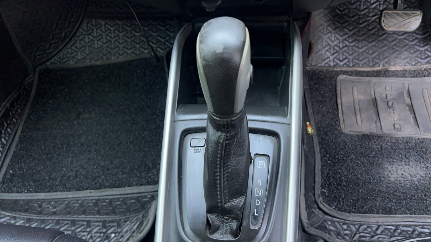 Used 2016 Maruti Suzuki Baleno Zeta 1.2 AT Petrol Automatic interior GEAR  KNOB VIEW