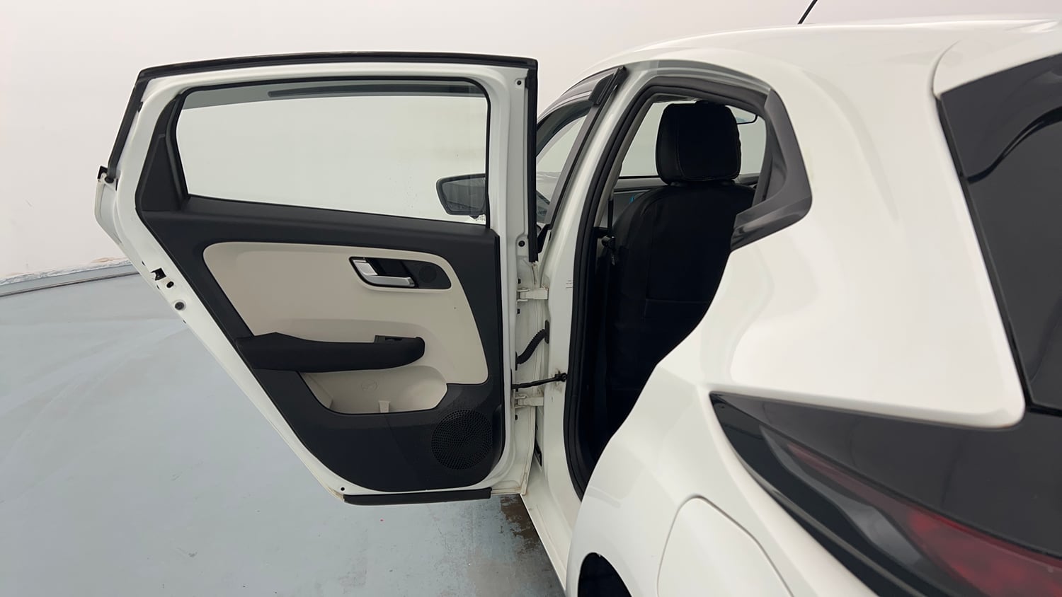 Used 2021 Tata Altroz XZ Petrol Petrol Manual interior LEFT REAR DOOR OPEN VIEW