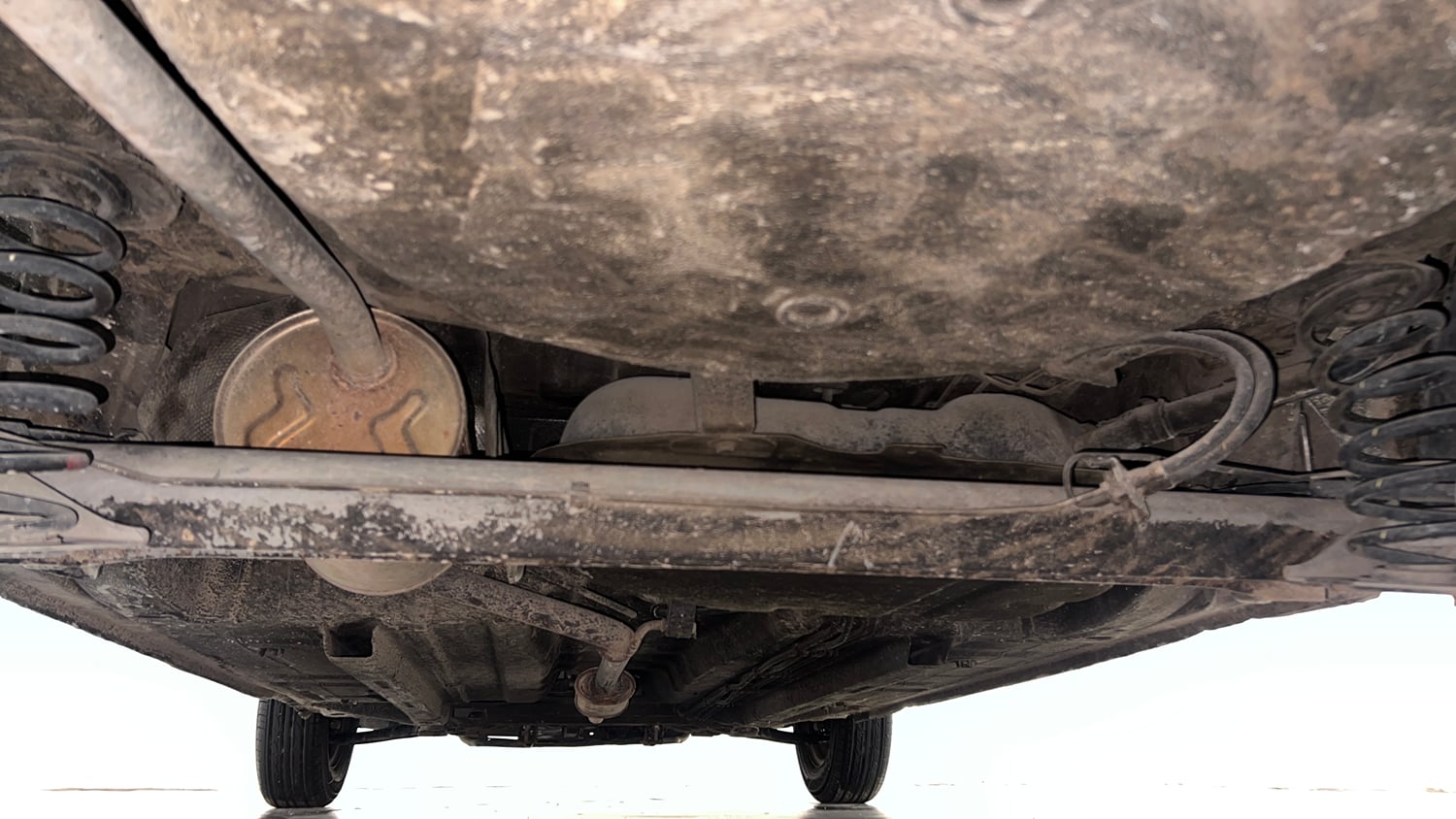 Used 2018 Renault Kwid CLIMBER 1.0 AMT Petrol Automatic extra REAR UNDERBODY VIEW (TAKEN FROM REAR)