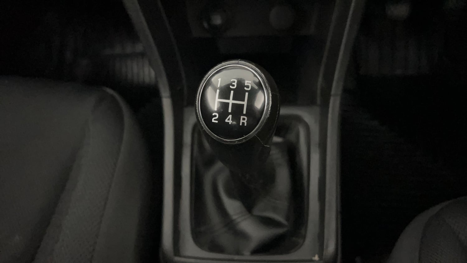 Used 2019 Maruti Suzuki Vitara Brezza [2016-2020] ZDi Plus Diesel Manual interior GEAR  KNOB VIEW