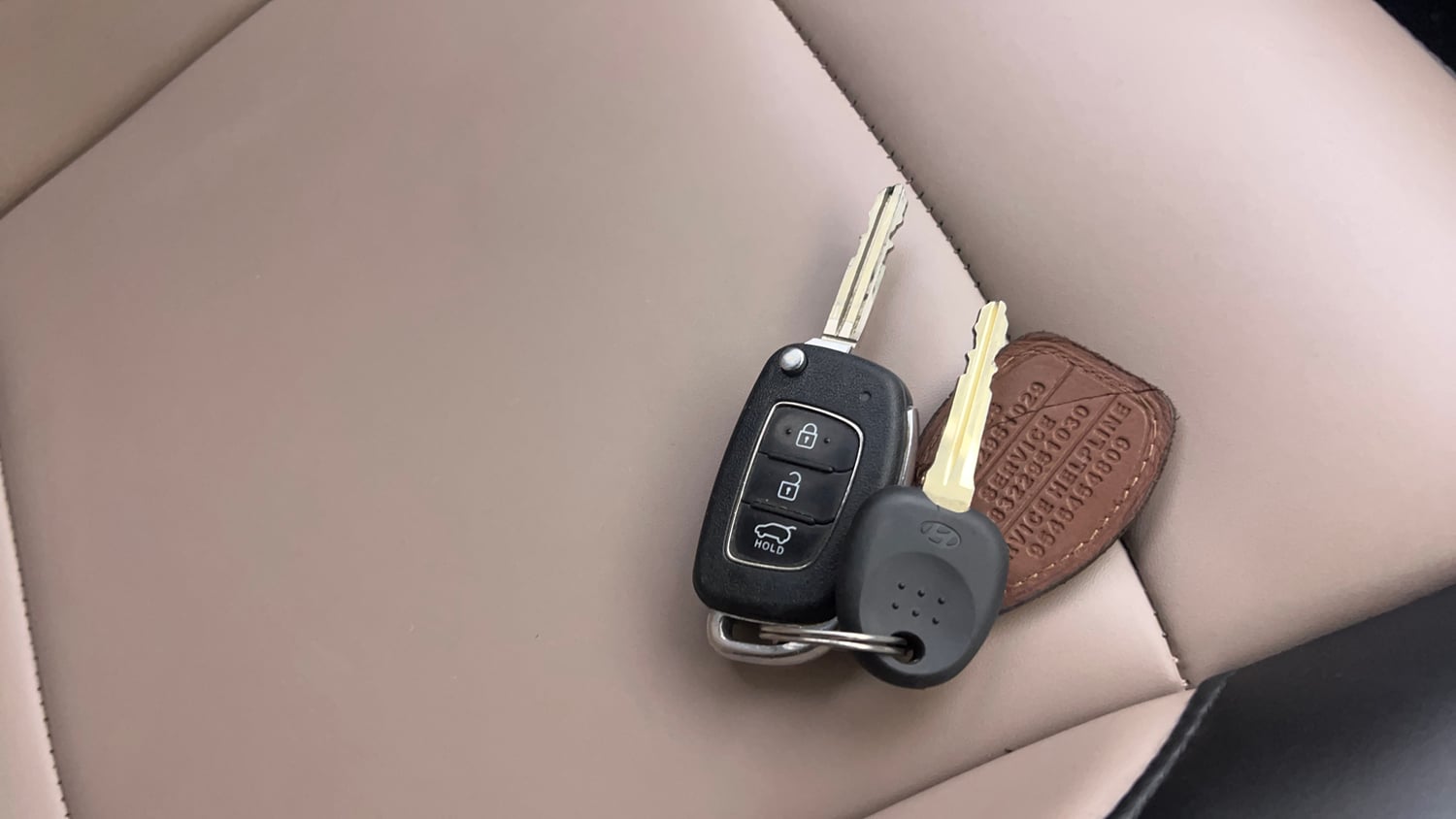 Used 2017 Hyundai Elite i20 Sportz 1.2 Petrol Manual extra CAR KEY VIEW