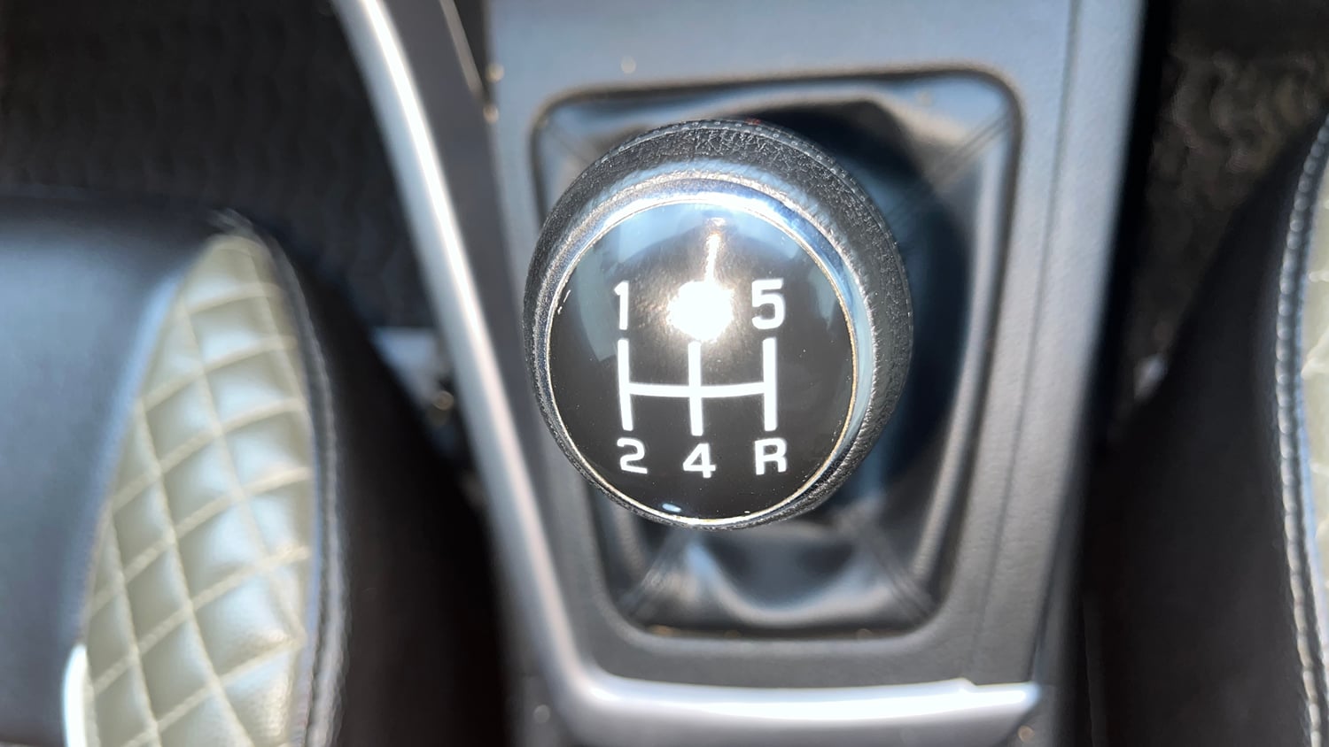 Used 2023 Maruti Suzuki Brezza ZXi Plus Petrol Manual interior GEAR  KNOB VIEW
