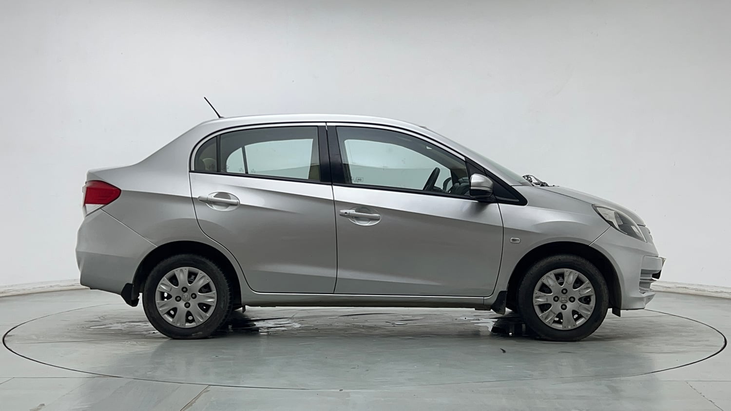 Used 2015 Honda Amaze 1.2 S i-VTEC Petrol Manual exterior RIGHT SIDE VIEW
