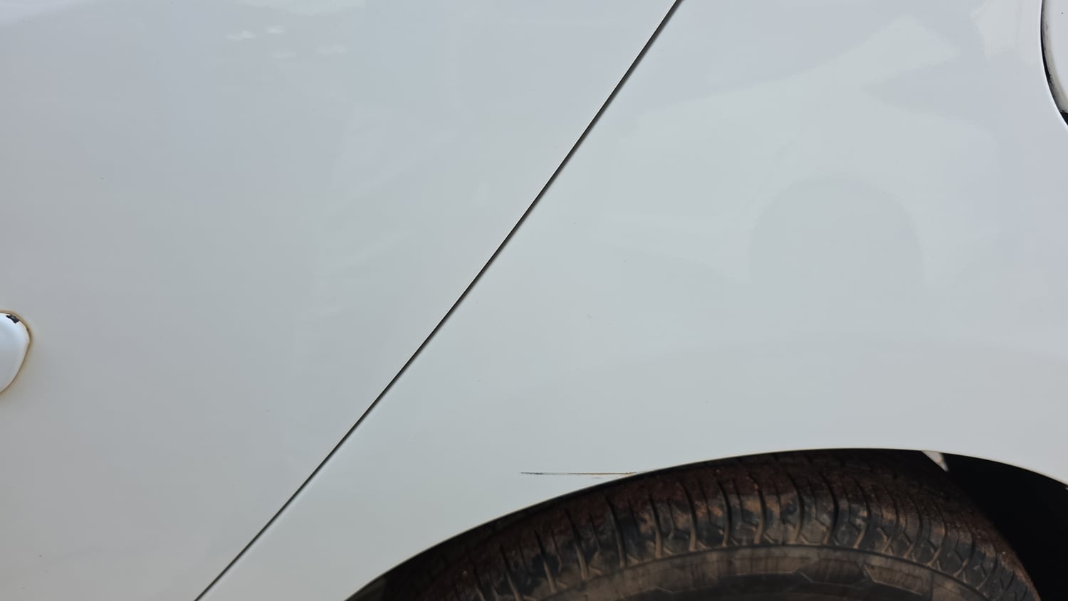 Used 2014 Hyundai Eon Era + Petrol Manual dents MINOR SCRATCH