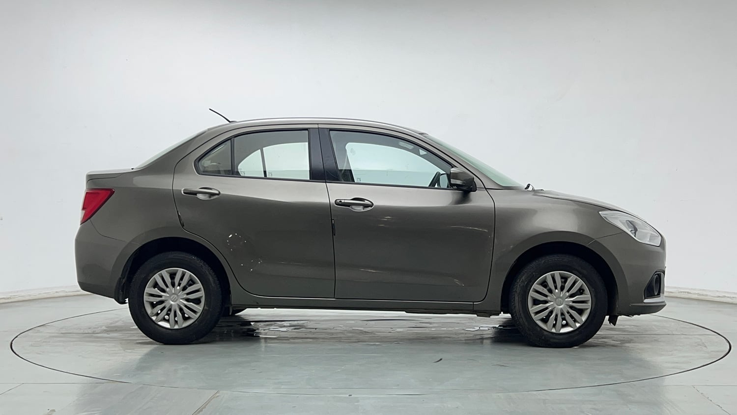Used 2022 Maruti Suzuki Dzire VXi Petrol Manual exterior RIGHT SIDE VIEW