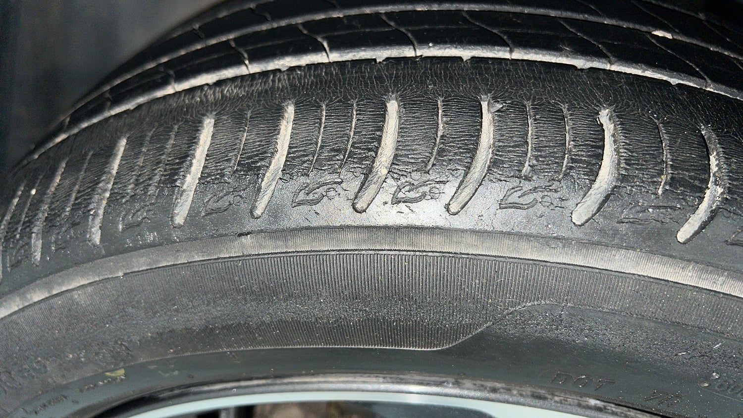 Used 2021 Tata Altroz XZ Petrol Petrol Manual tyres LEFT FRONT TYRE TREAD VIEW