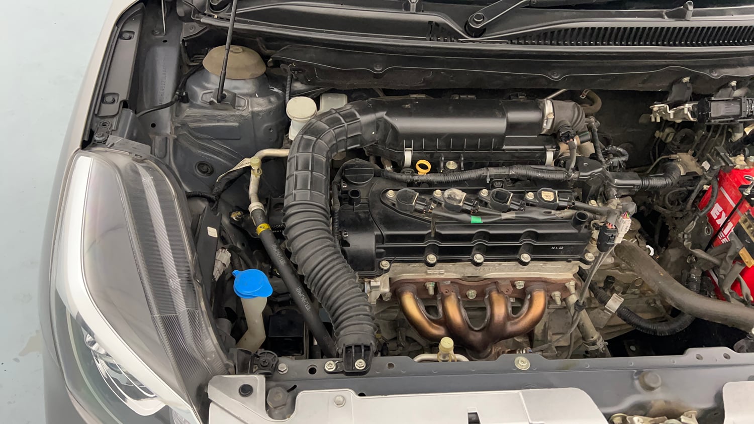 Used 2020 Maruti Suzuki Baleno Zeta Petrol Manual engine ENGINE RIGHT SIDE VIEW