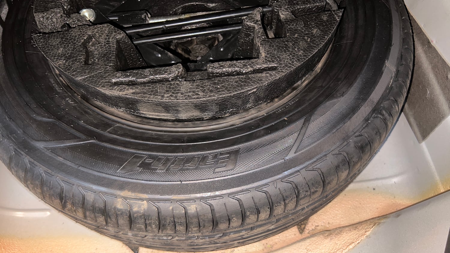 Used 2019 Volkswagen Ameo  1.0 Trendline Petrol + CNG(Outside Fitted) Petrol+cng Manual tyres SPARE TYRE VIEW