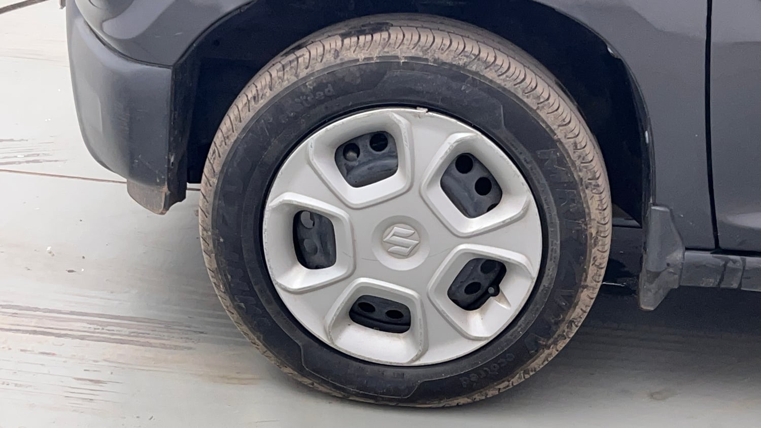 Used 2022 Maruti Suzuki S-Presso VXi (O) Petrol Manual tyres LEFT FRONT TYRE RIM VIEW