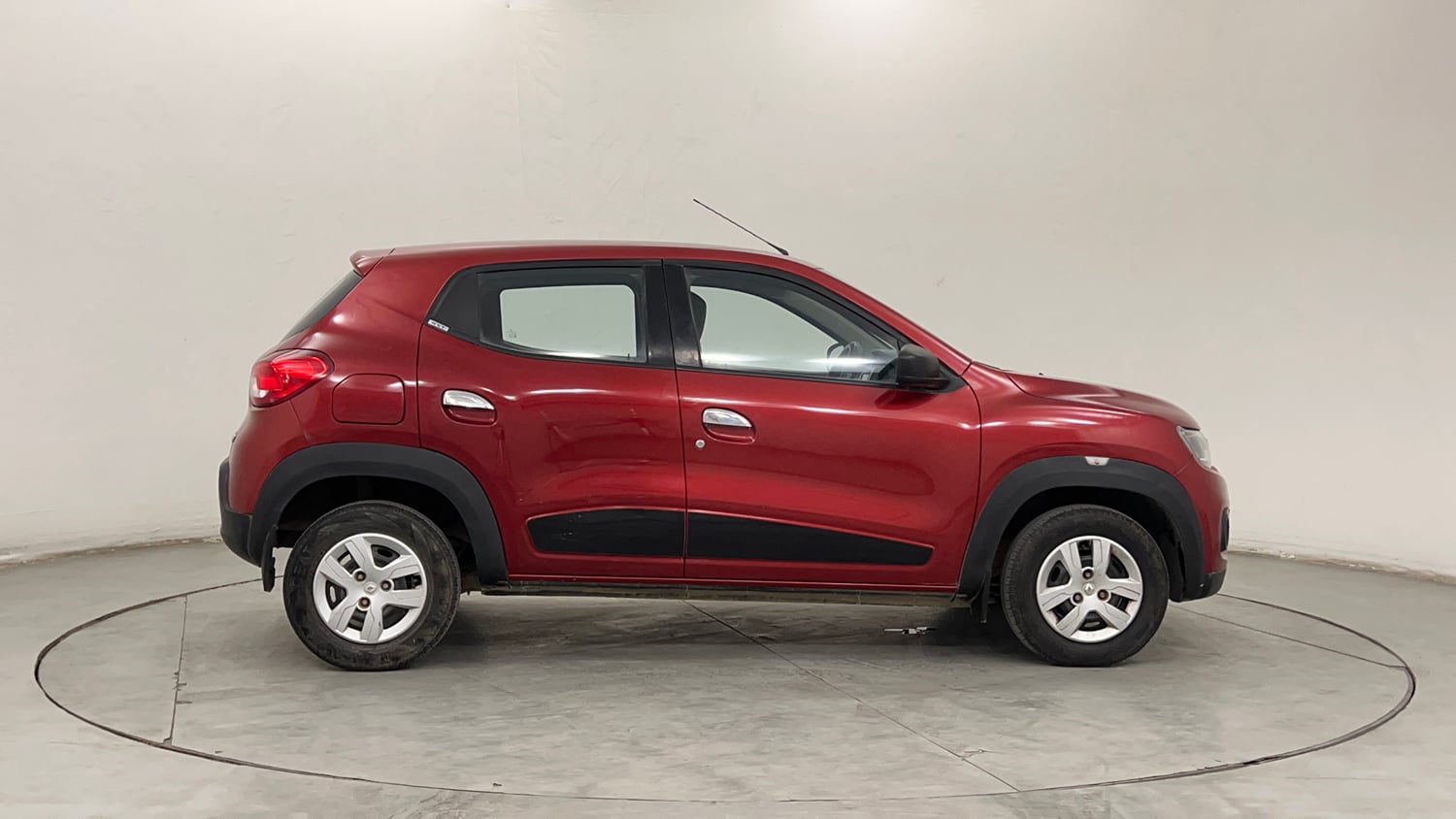 Used 2016 Renault Kwid RXT Petrol Manual exterior RIGHT SIDE VIEW
