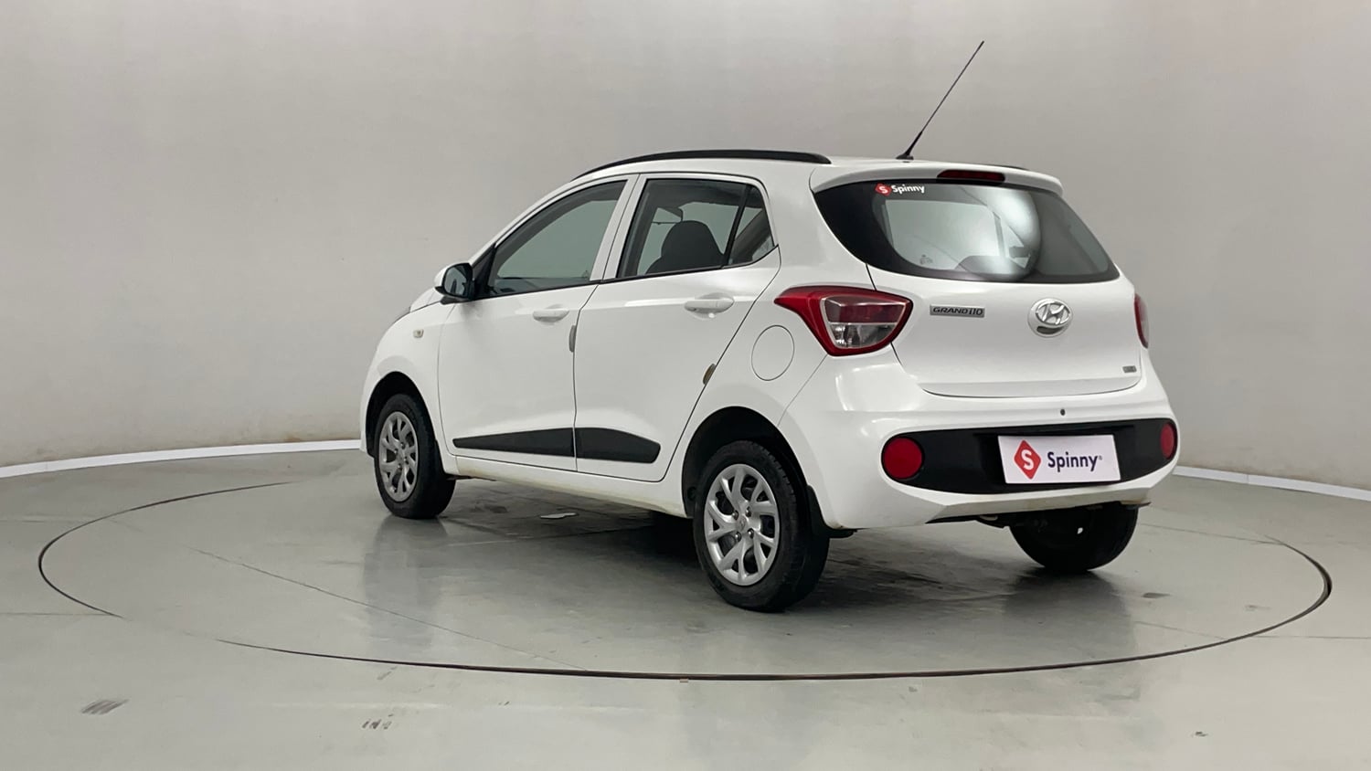 Used 2019 Hyundai Grand i10 Magna 1.2 Kappa VTVT Petrol Manual exterior LEFT REAR CORNER VIEW