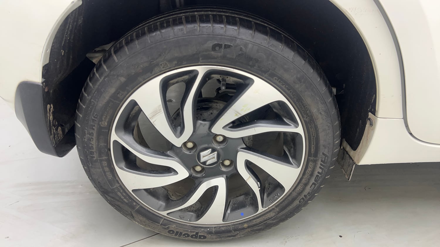 Used 2021 Maruti Suzuki Baleno Zeta Automatic Petrol Automatic tyres RIGHT REAR TYRE RIM VIEW