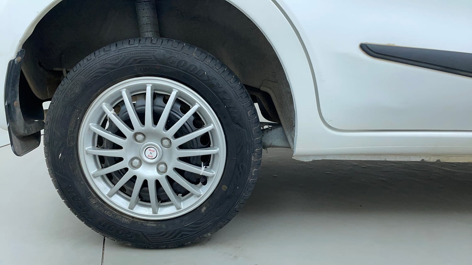Used 2016 Datsun GO T Petrol Manual tyres RIGHT REAR TYRE RIM VIEW
