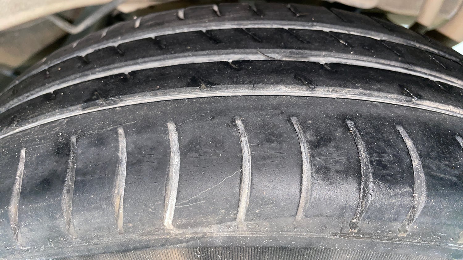 Used 2016 Datsun GO T Petrol Manual tyres LEFT REAR TYRE TREAD VIEW