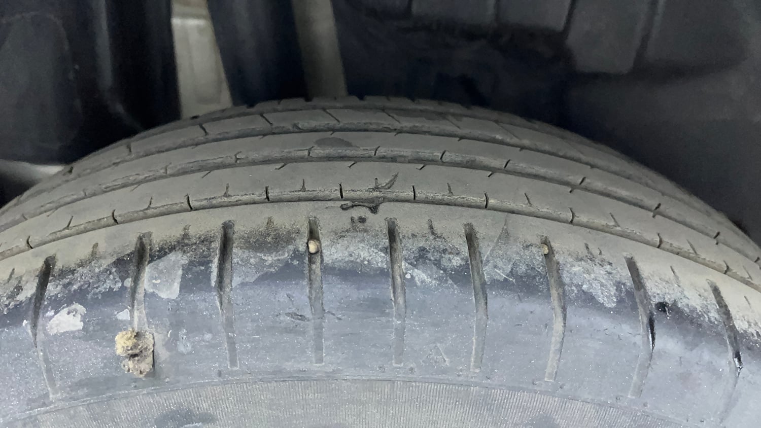 Used 2022 Maruti Suzuki Swift ZXi Plus Petrol Manual tyres RIGHT REAR TYRE TREAD VIEW