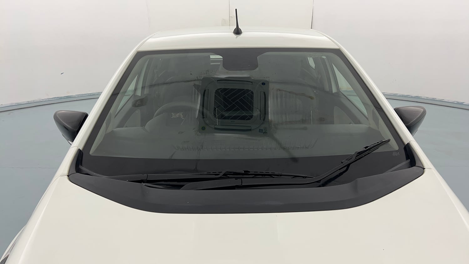 Used 2021 Tata Altroz XZ Petrol Petrol Manual exterior FRONT WINDSHIELD VIEW