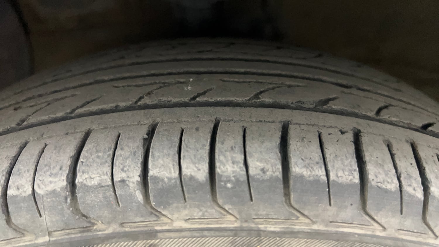 Used 2015 Hyundai Xcent SX 1.2 Petrol Manual tyres LEFT FRONT TYRE TREAD VIEW