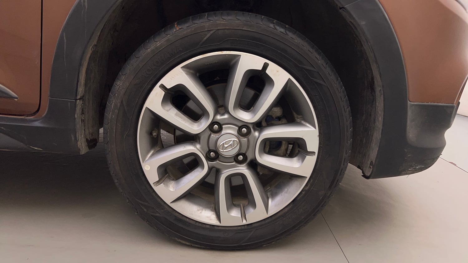 Used 2018 Hyundai i20 Active 1.2 SX Petrol Manual tyres RIGHT FRONT TYRE RIM VIEW