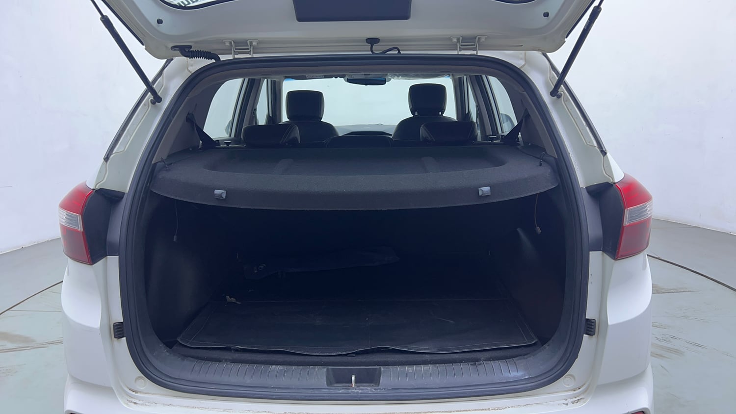 Used 2016 Hyundai Creta 1.6 SX Plus Petrol Petrol Manual interior DICKY INSIDE VIEW