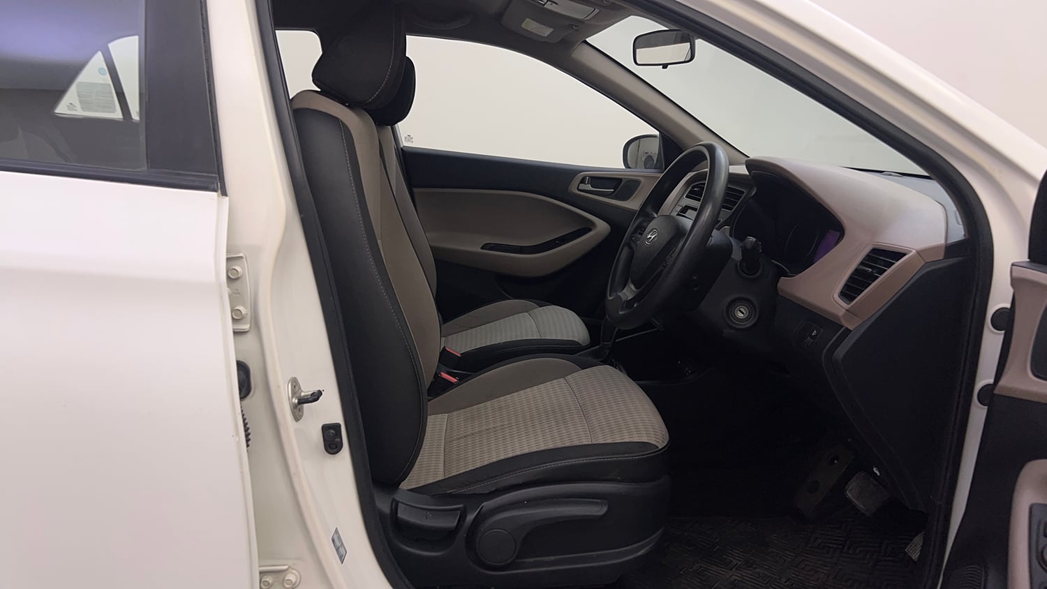 Used 2018 Hyundai Elite i20 Asta 1.2 AT Petrol Automatic interior RIGHT SIDE FRONT DOOR CABIN VIEW