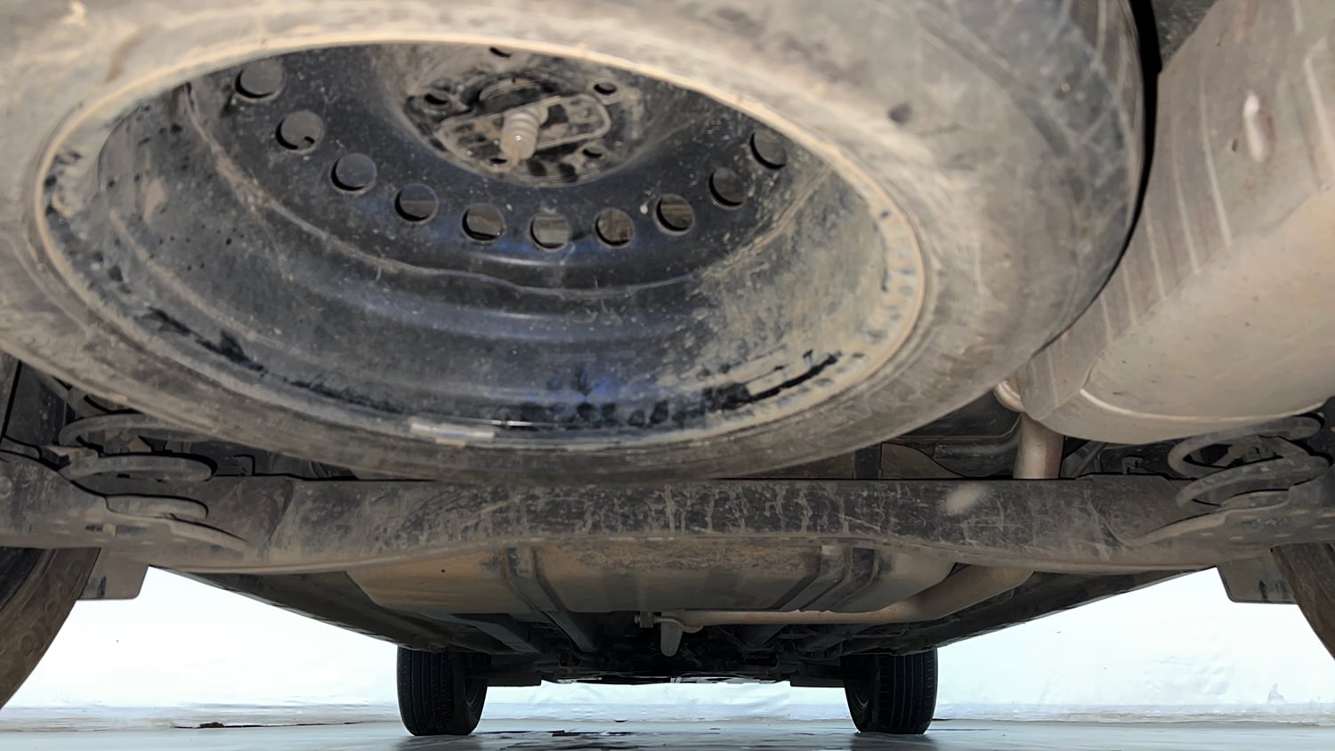 Used 2022 Hyundai Alcazar Prestige Exe (O) 7 STR 1.5 Diesel AT Diesel Automatic extra REAR UNDERBODY VIEW (TAKEN FROM REAR)