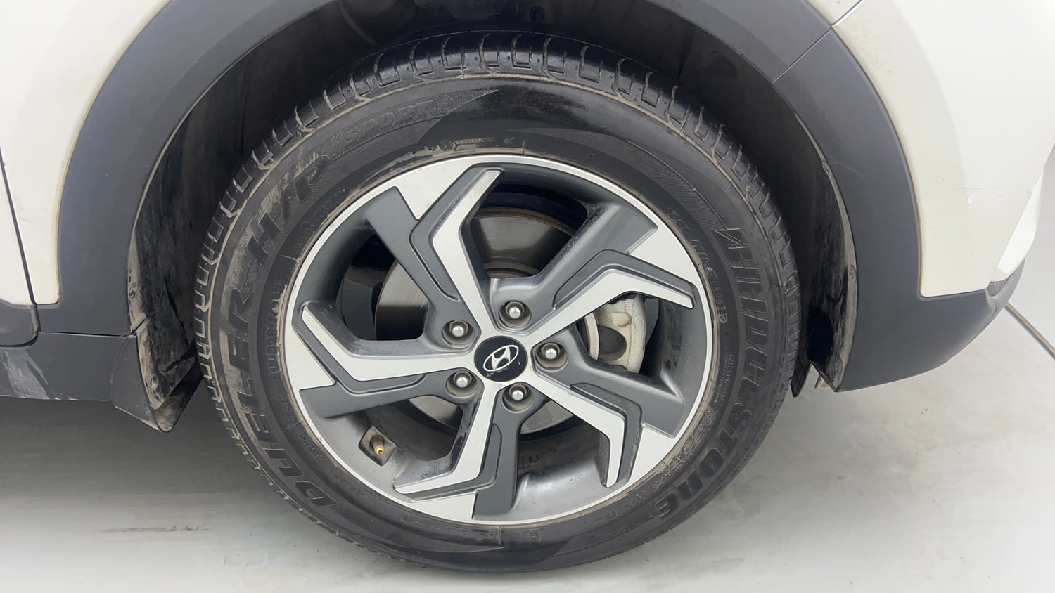 Used 2018 Hyundai Creta SX 1.6 AT Petrol Petrol Automatic tyres RIGHT FRONT TYRE RIM VIEW