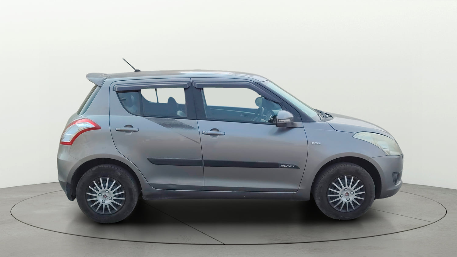 Used 2013 Maruti Suzuki Swift VDi Diesel Manual exterior RIGHT SIDE VIEW
