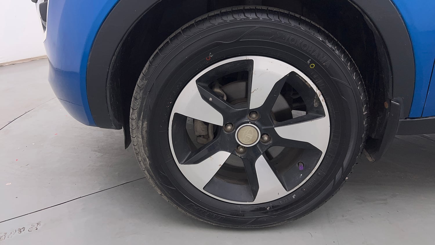 Used 2018 Tata Nexon XZ Plus Diesel Diesel Manual tyres LEFT FRONT TYRE RIM VIEW