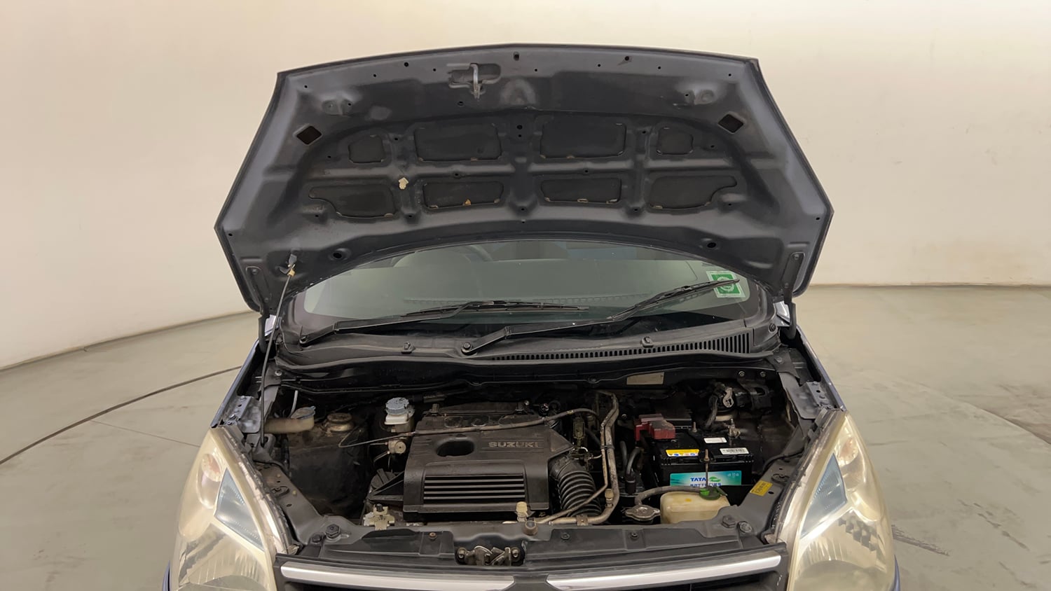 Used 2012 Maruti Suzuki Wagon R LXi Petrol Manual engine ENGINE & BONNET OPEN FRONT VIEW