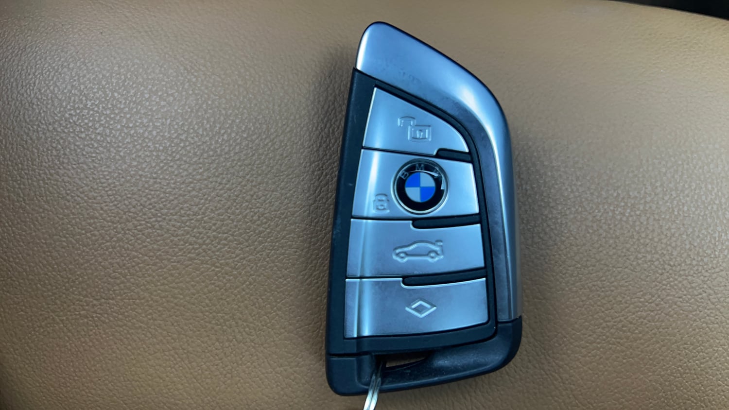 Used 2022 BMW X5 xDrive40i M Sport Petrol Automatic extra CAR KEY VIEW
