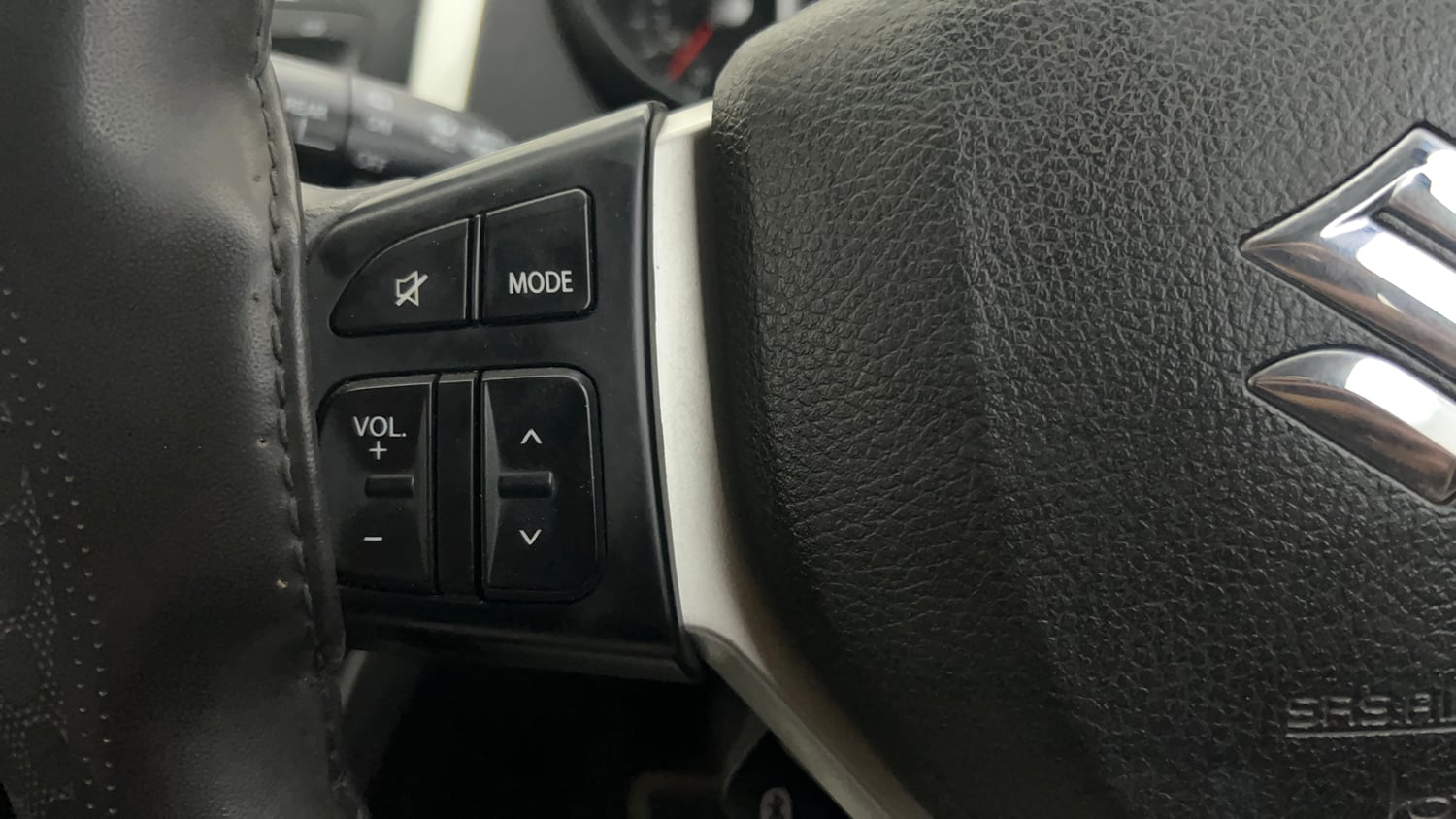 Used 2021 Maruti Suzuki Celerio X Zxi Petrol Manual top_features Steering mounted controls