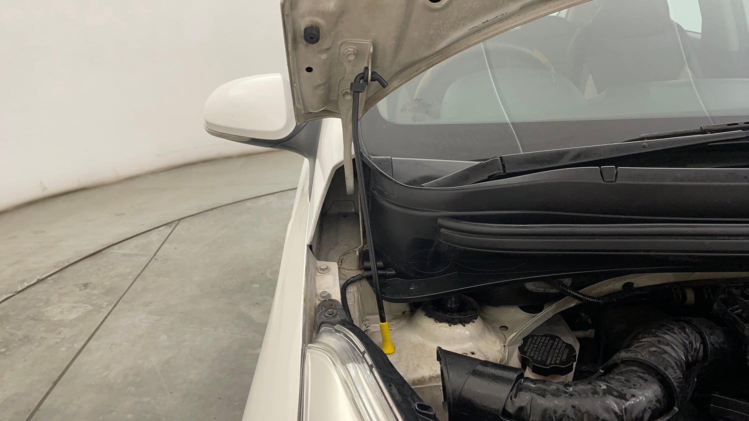 Used 2019 Hyundai Grand i10 Sportz 1.2 Kappa VTVT Petrol Manual engine ENGINE RIGHT SIDE HINGE & APRON VIEW