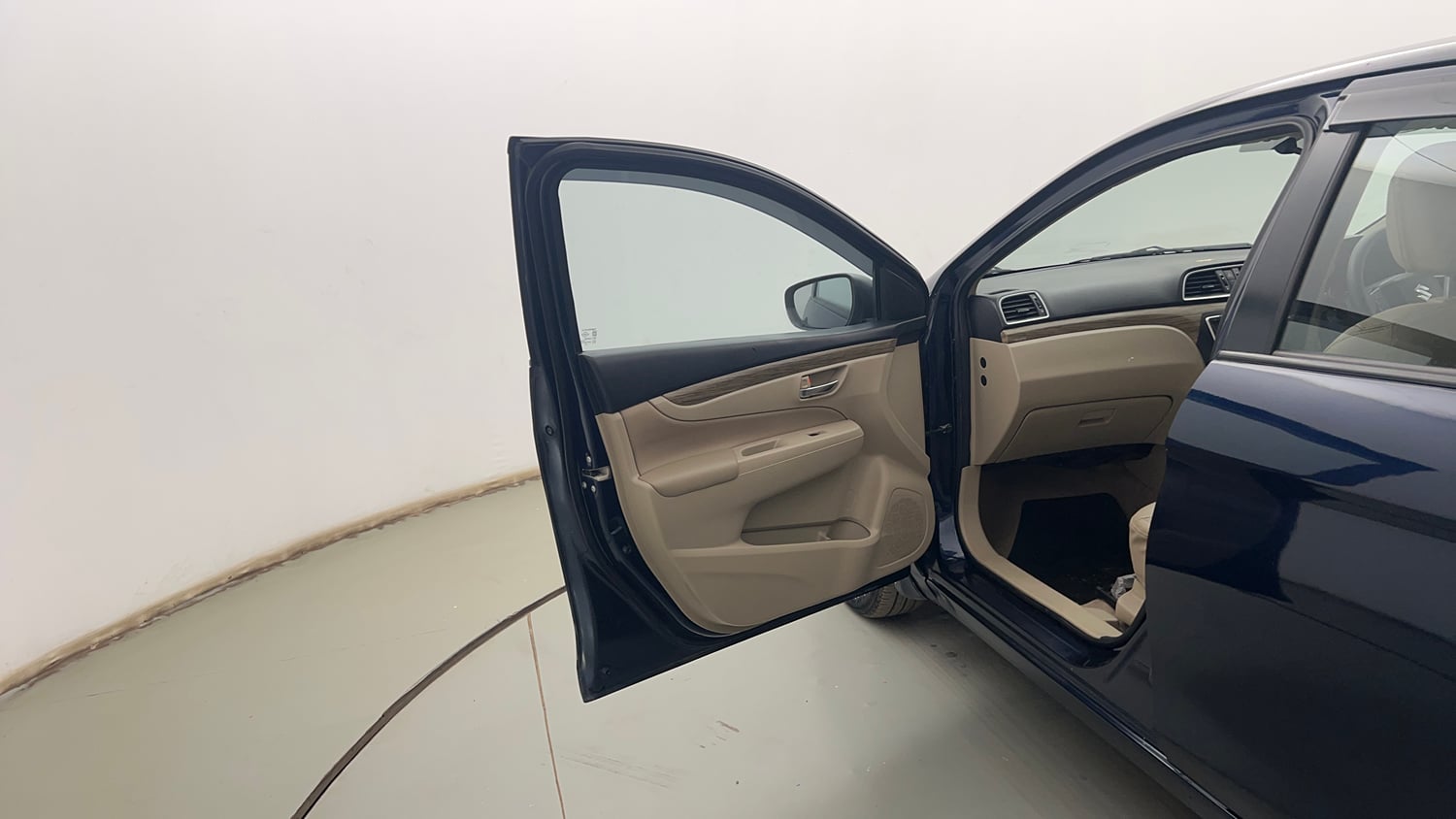 Used 2022 Maruti Suzuki Ciaz Delta 1.5 Petrol Manual interior LEFT FRONT DOOR OPEN VIEW