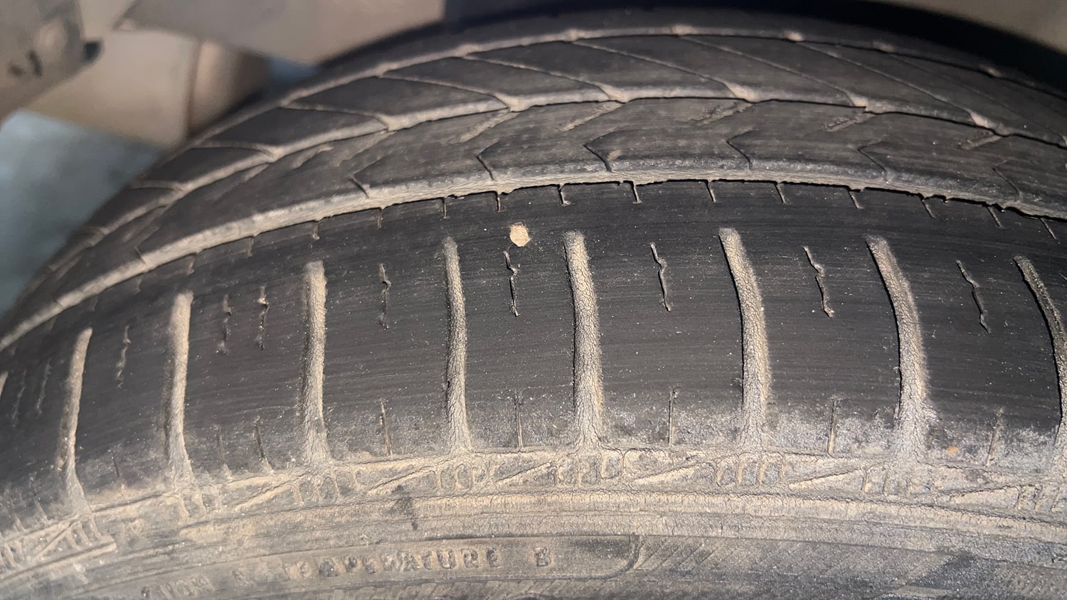 Used 2015 Honda Amaze 1.2 S i-VTEC Petrol Manual tyres RIGHT REAR TYRE TREAD VIEW