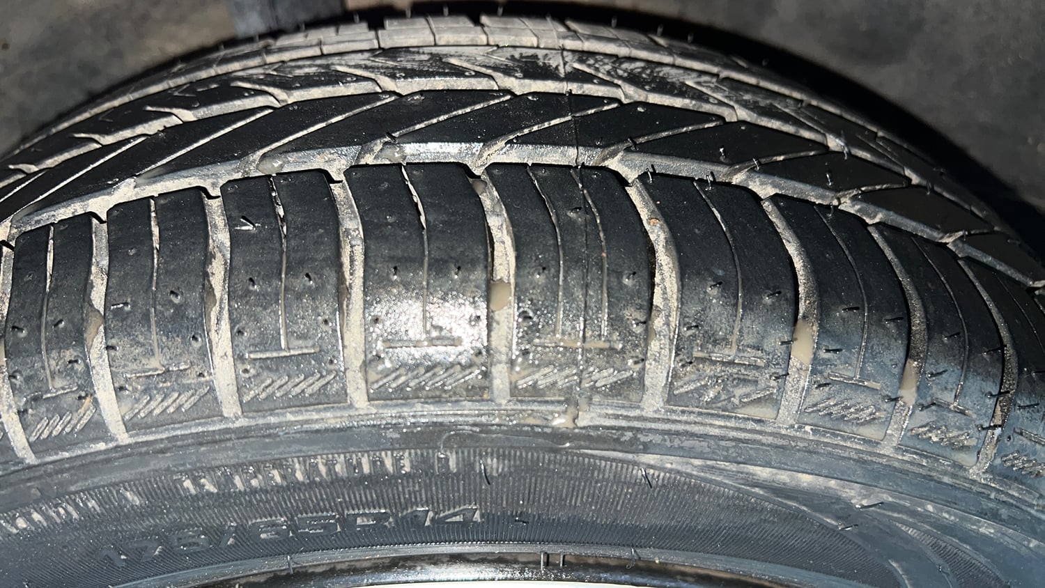 Used 2015 Honda Amaze 1.2 S i-VTEC Petrol Manual tyres RIGHT REAR TYRE TREAD VIEW