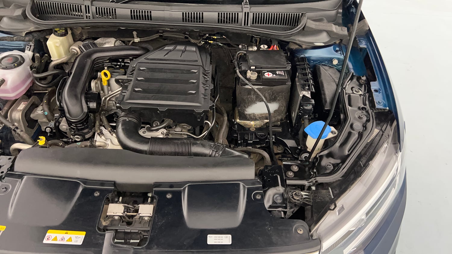 Used 2023 Volkswagen Virtus Topline 1.0 TSI MT Petrol Manual engine ENGINE LEFT SIDE VIEW