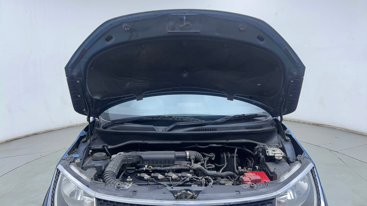 Used 2019 Maruti Suzuki Ignis [2017-2020] Zeta AMT Petrol Dual Tone Petrol Automatic engine ENGINE & BONNET OPEN FRONT VIEW