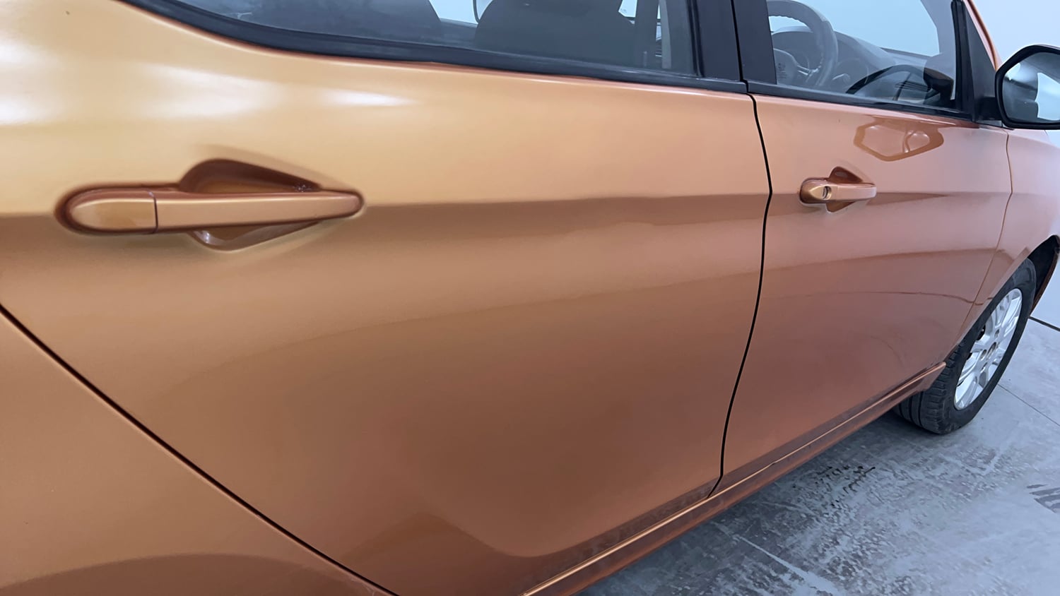 Used 2016 Tata Tiago Revotron XZ Petrol Manual dents MINOR DENT