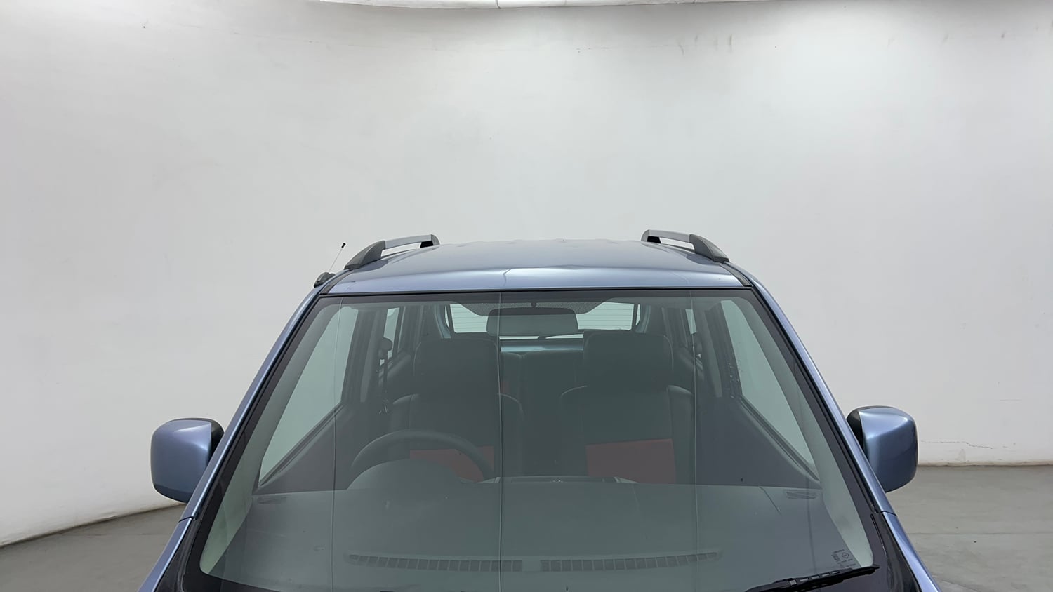 Used 2012 Maruti Suzuki Wagon R 1.0 VXi Petrol Manual exterior FRONT WINDSHIELD VIEW