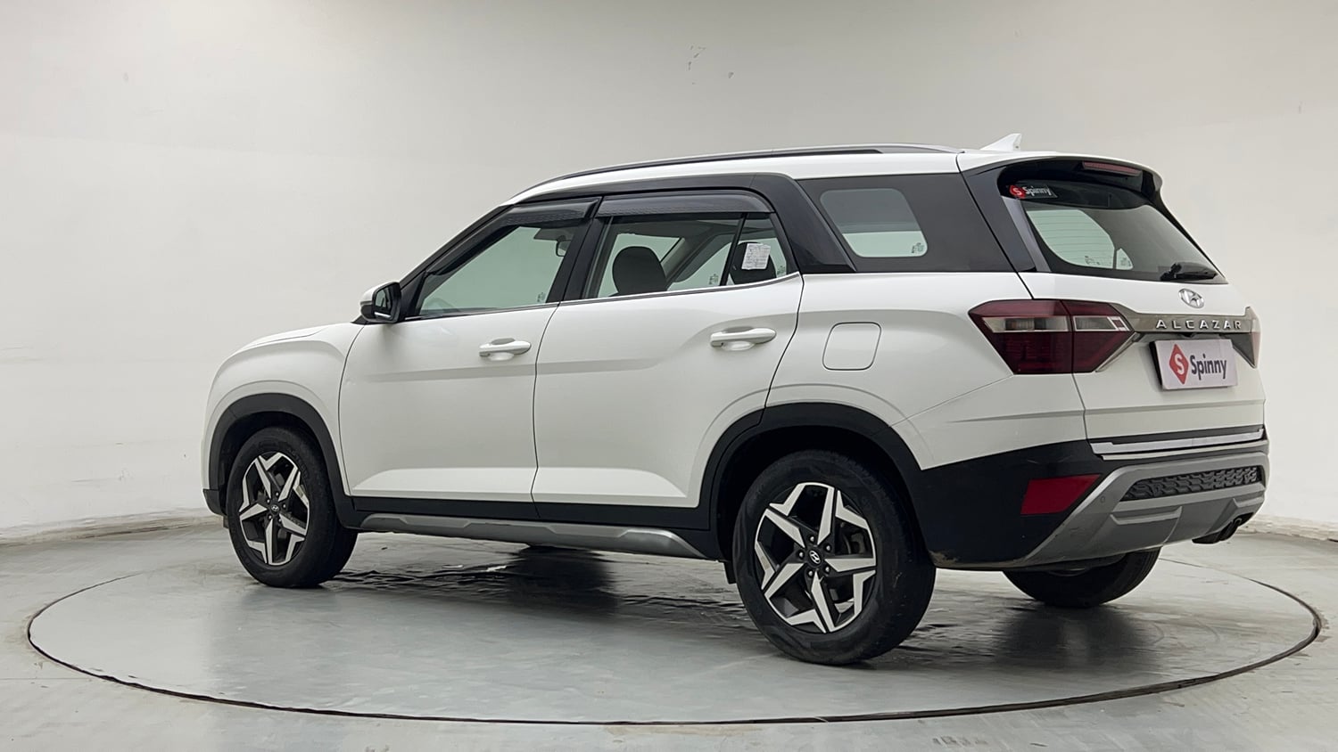 Used 2022 Hyundai Alcazar Prestige Exe (O) 7 STR 1.5 Diesel AT Diesel Automatic exterior LEFT REAR CORNER VIEW