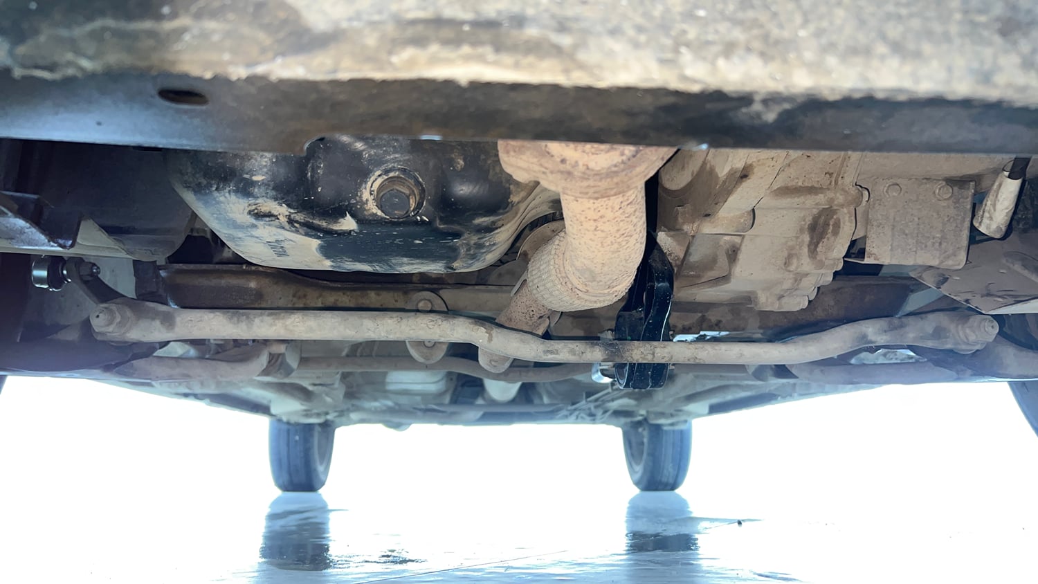 Used 2020 Tata Tigor XZA Plus Petrol Automatic extra FRONT LEFT UNDERBODY VIEW