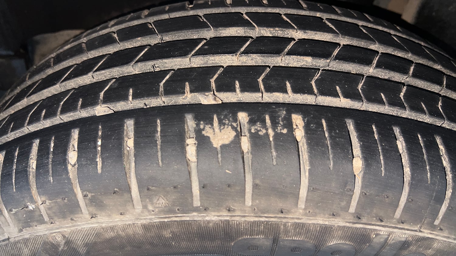 Used 2025 Maruti Suzuki Baleno Zeta MT Petrol Manual tyres LEFT REAR TYRE TREAD VIEW