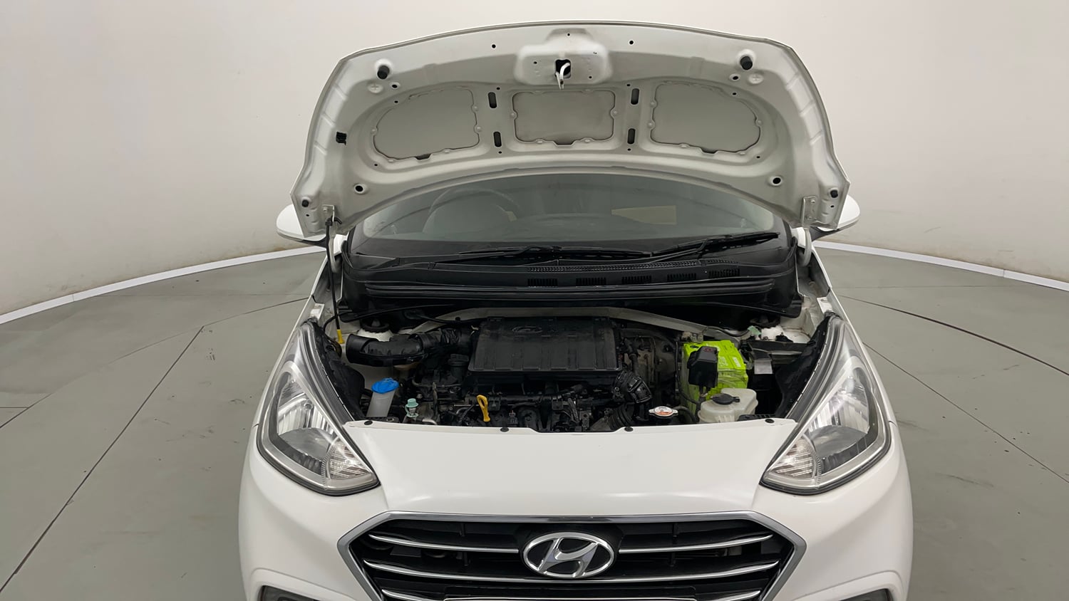 Used 2019 Hyundai Xcent SX Petrol Manual engine ENGINE & BONNET OPEN FRONT VIEW