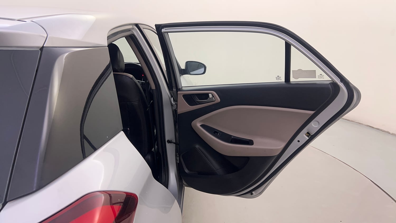 Used 2017 Hyundai Elite i20 Sportz 1.2 Petrol Manual interior RIGHT REAR DOOR OPEN VIEW